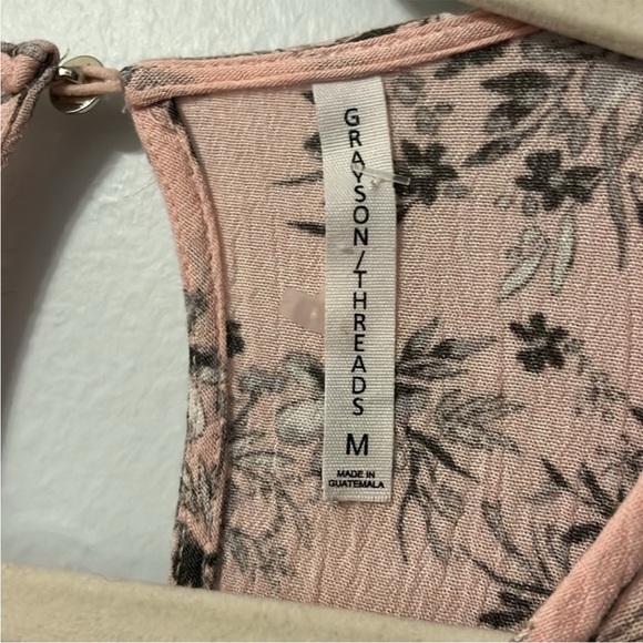 New Women's Grayson Threads Pink Gray Floral Design Crinkled Rayon Blouse Med - Picture 4 of 7